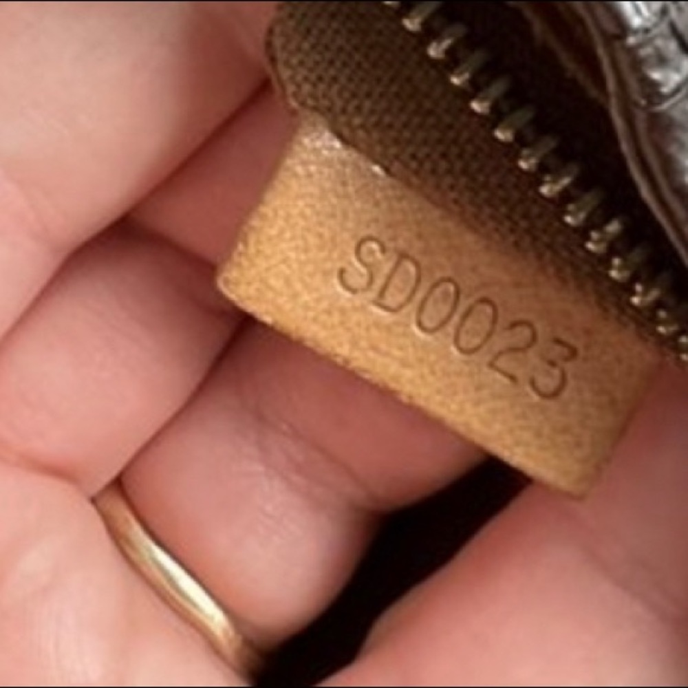 Louis Vuitton Bag - Picture 17 of 17